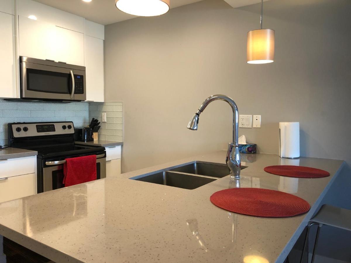 Amicable, Cozy, High Speed Internet, Sleeps 2 Riverview Downtown Apartment YYC المظهر الخارجي الصورة
